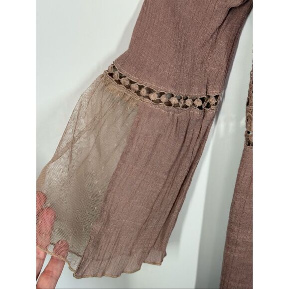 Vivid Importers of NY Dress Crochet Flare Sleeve Cold Sleeve size medium - Picture 2 of 8